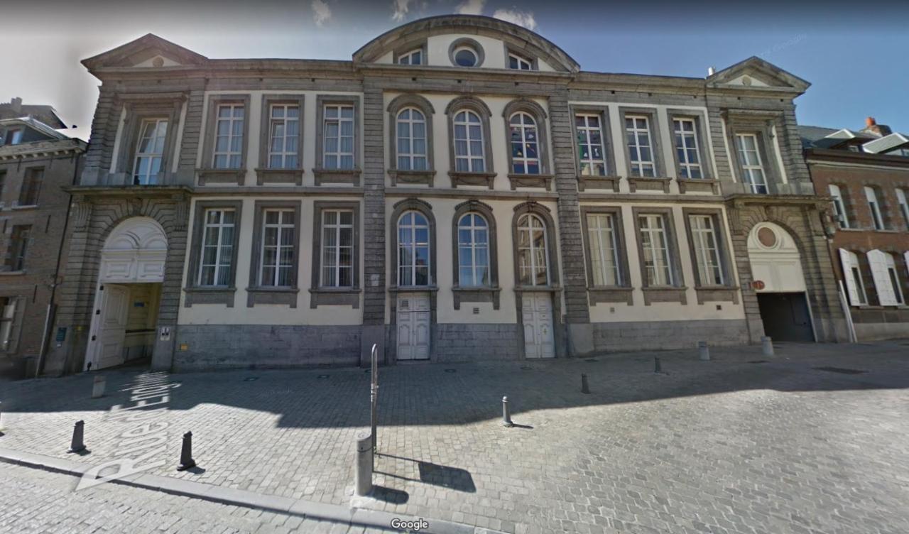 Logement Dans Le Coeur Historique De Монс Экстерьер фото